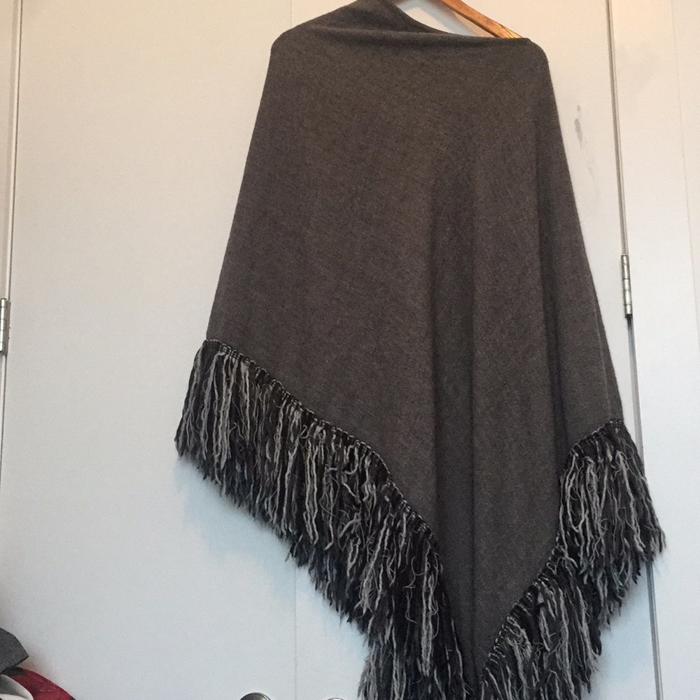 Top shop gray and black poncho %100 acrylic